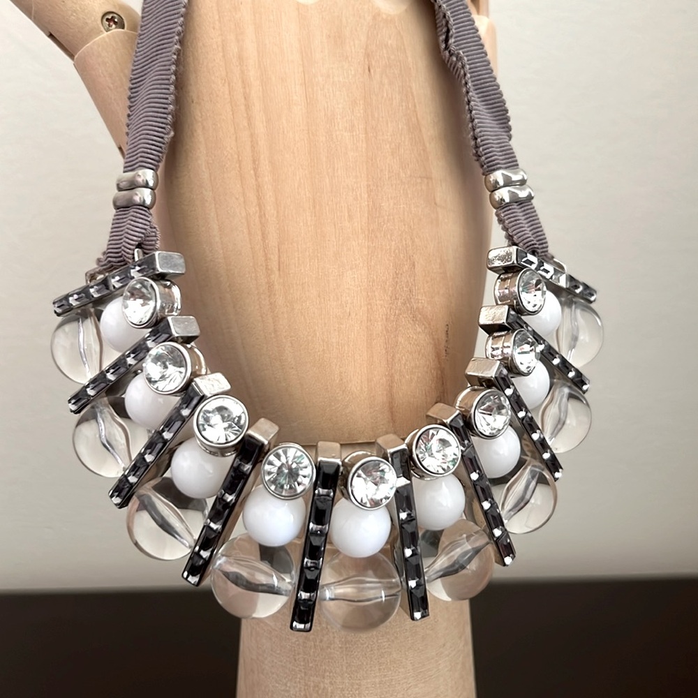 Banana Republic statament necklace - new